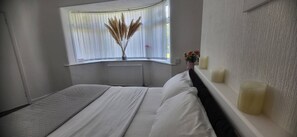 Shared Dormitory, 1 Bedroom, Accessible, Garden View | 1 bedroom - Room-lovely Double Bedroom Near Manchest (Manchester)