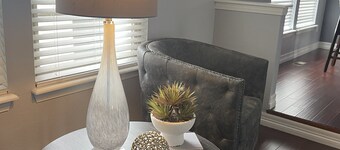 3-bedroom house in charming Aurora with WiFi, fitness room, AC