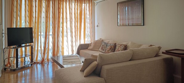 Flat-screen TV - Down Town Flat Apartment (Athina)