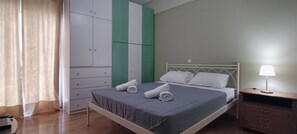 2 bedrooms, iron/ironing board, WiFi, bed sheets