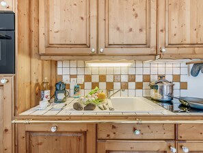 Fridge, microwave, dishwasher, coffee/tea maker