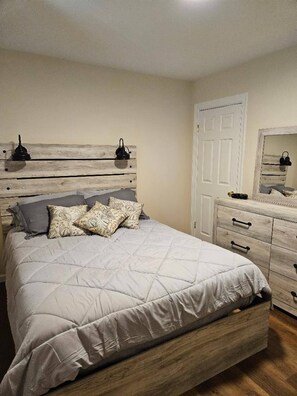 1 chambre, fer et planche à repasser, Wi-Fi, draps fournis