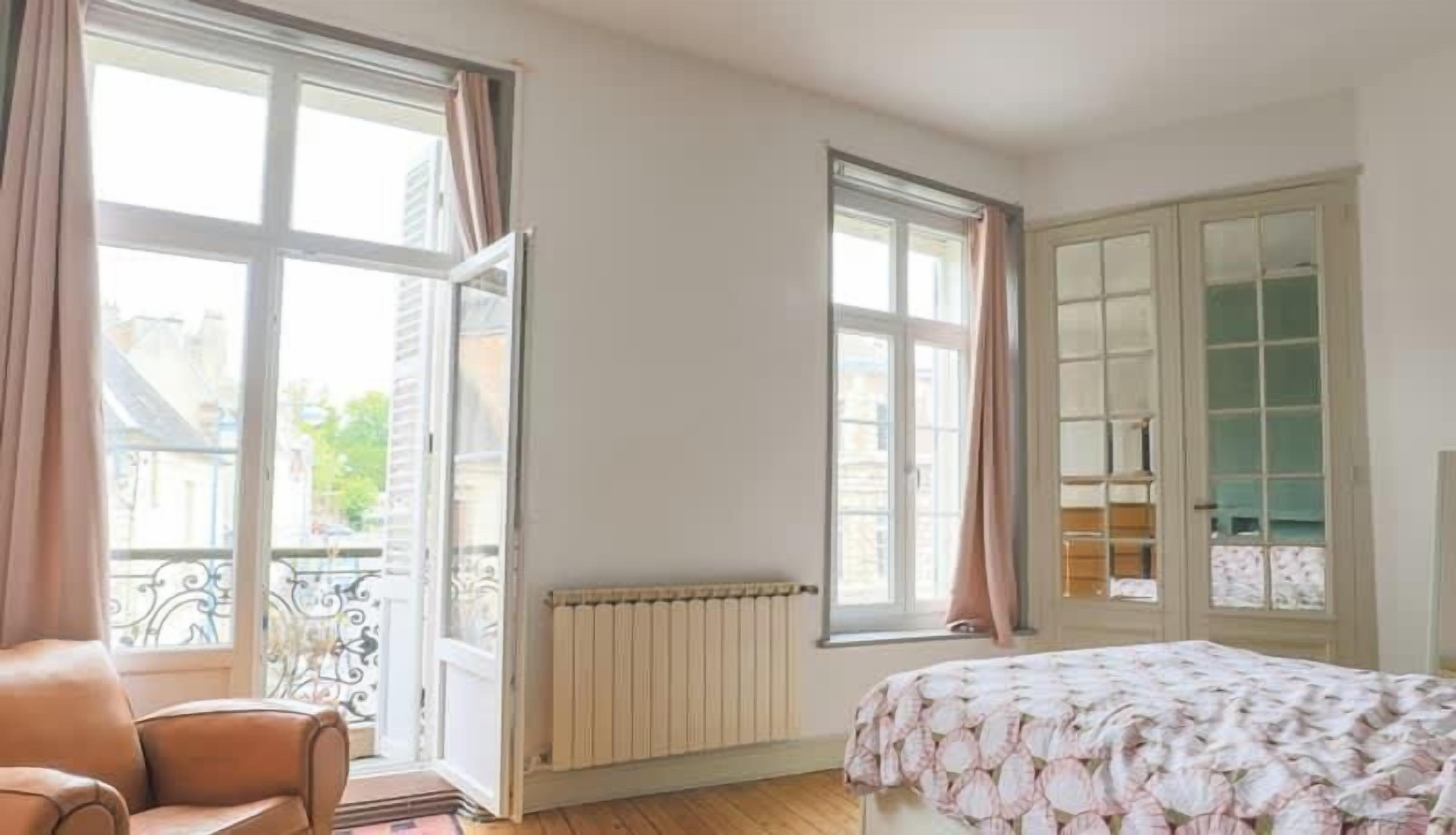 2 makuuhuonetta, silitysrauta/-lauta, vauvan matkasänky, Wi-Fi