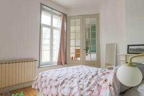 2 bedrooms, iron/ironing board, travel crib, WiFi