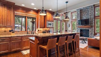 Micro-ondes, four, plaque de cuisson, lave-vaisselle