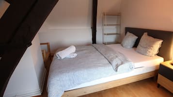 3 slaapkamers, reisbedje, wifi, beddengoed