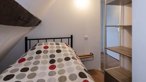 3 bedrooms, WiFi, bed sheets