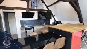 冰箱、微波炉、烤箱、炉灶