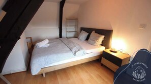 3 bedrooms, travel cot, WiFi, bed sheets