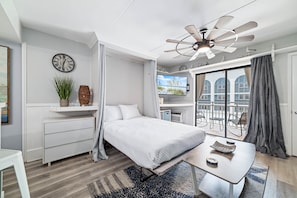 1 slaapkamer, een strijkplank/strijkijzer, gratis wifi, beddengoed