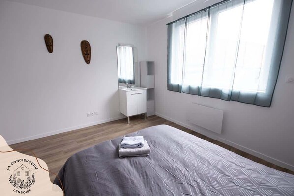 4 bedrooms, WiFi, bed sheets