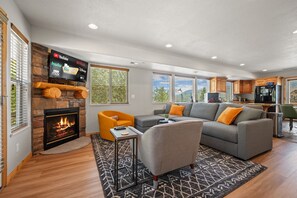 Smart-TV, Kamin, Tischfußball, Tischtennisplatte