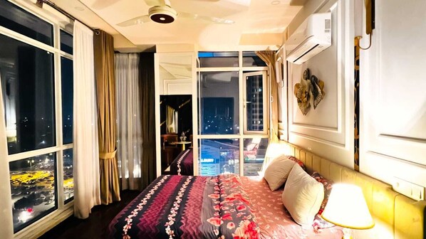 2 chambres, coffre-fort, bureau, fer et planche à repasser