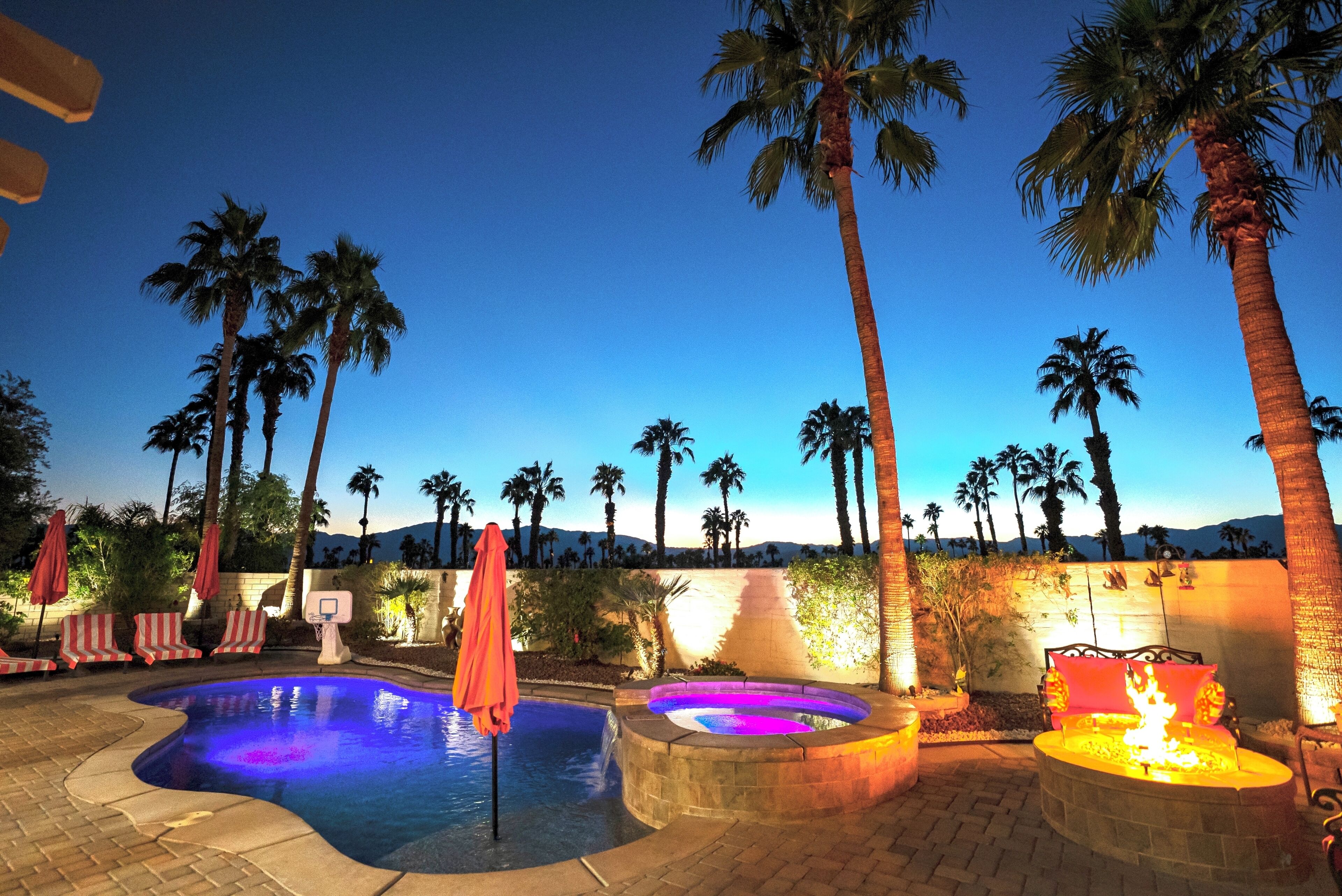 Outdoor pool, a heated pool