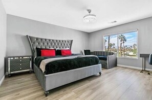 5 chambres, fer et planche à repasser, lit de bébé portatif, Wi-Fi