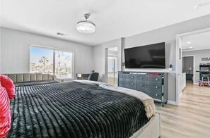 5 Schlafzimmer, Bügeleisen/Bügelbrett, Reisekinderbett, WLAN