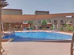 حمام سباحة