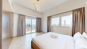 2 عدّة غرف نوم ومكواة/لوح كي وواي فاي مجانًا وملاءات أسرّة