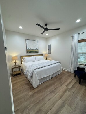 1 bedroom, iron/ironing board, WiFi, bed sheets - Lovely and Cozy! New 1-Bdr Condo, Sleeps 4! Come stay with Southern Sole! (Oxford)