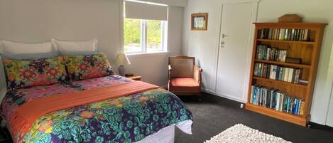 4 多间卧室、熨斗/熨衣板、WiFi、床单