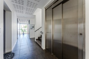 Interior - Spacious Apartment with Balcony in Andernos-les-Bains – Comfort and View of the Bay (Andernos-les-Bains)