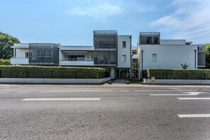 Exterior - Spacious Apartment with Balcony in Andernos-les-Bains – Comfort and View of the Bay (Andernos-les-Bains)