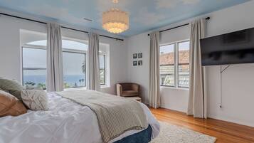 4 bedrooms, desk, iron/ironing board, free WiFi