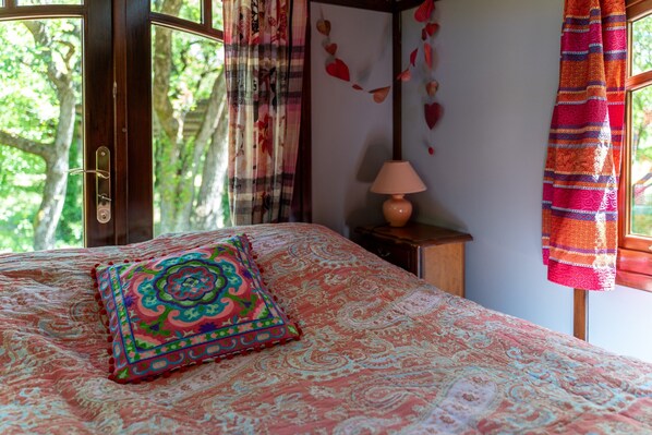 1 chambre, accès au Wi-Fi (inclus), literie fournie
