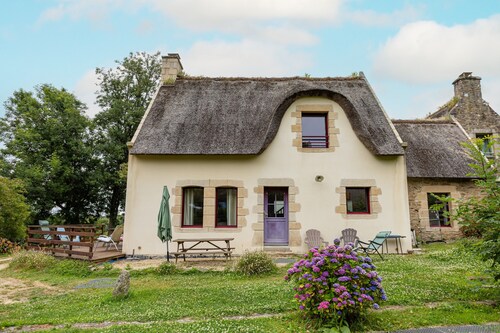Maison "Ti Nevez" with Private Terrace, Garden, and Wi-Fi
