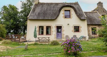 Maison "Ti Nevez" with Private Terrace, Garden, and Wi-Fi