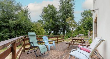 Cottage 'Ti Nevez' with Private Terrace, Private Garden and Wi-Fi