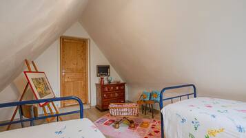 4 Schlafzimmer, Bügeleisen/Bügelbrett, kostenloses WLAN