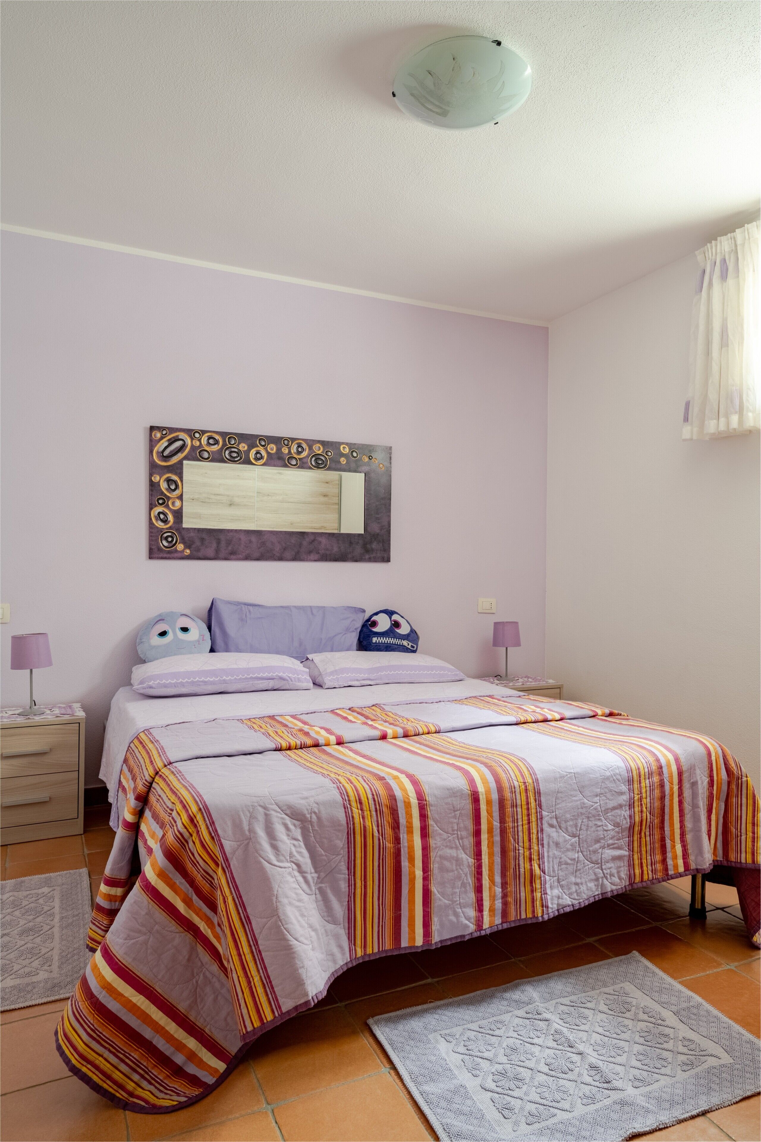 5 bedrooms, iron/ironing board, bed sheets