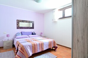 2 bedrooms, bed sheets