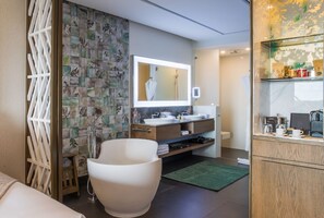 Hårtørrer, bidet, håndklæder, Sæbe