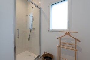Douche, séchoir à cheveux