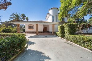 Exterior - Holiday Home 'Lolita A' with Shared Pool, Wi-Fi and Air Conditioning (Chiclana de la Frontera)