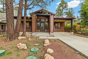 Exterior - Mountainaire Haven — Stargaze from the Deck (Flagstaff)