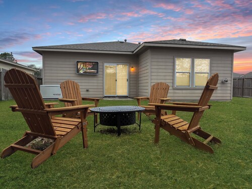 3BR Home in Humble • Near Bush Airport & Houston