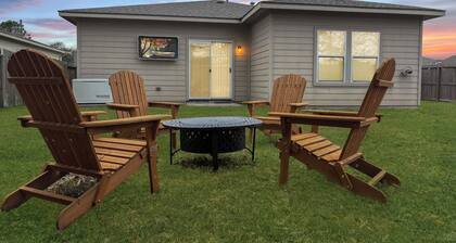 Cozy Humble Retreat - 3BR Home Near IAH & Houston