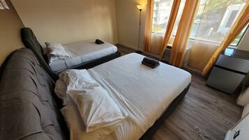 1 bedroom, WiFi, bed sheets