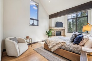 4 soverom, wi-fi (inkludert) og sengetøy