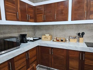 Sudah termasuk sarapan ala kontinental setiap hari