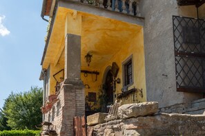 Exterior - Room 'Beb 1416 Camera' with Shared Terrace, Shared Garden and Wi-Fi (ANGHIARI)