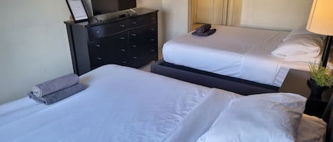 1 habitación, wifi y ropa de cama