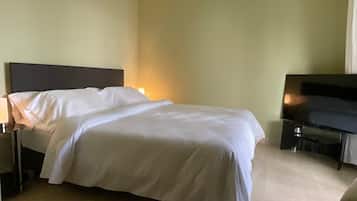 5 bedrooms, iron/ironing board, free WiFi, bed sheets