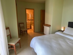 5 quartos, ferros/tábuas de passar roupa, Wi-Fi de cortesia