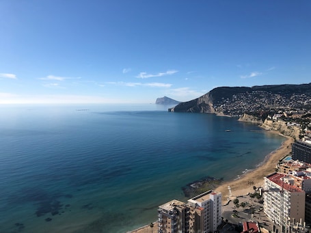 Beach nearby. Apartment 'Vista Del Mar' with Shared Pool, Private Terrace and Wi-Fi