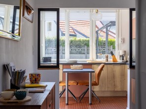 Interior - Holiday Home 'Petite Maison Cosy' with Private Terrace and Wi-Fi (Trégastel)