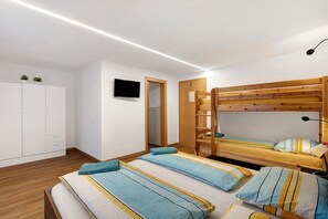 1 bedroom, free WiFi, bed sheets - Room 'Pension Waldheim  2' with Mountain View, Shared Garden and Wi-Fi (Ahrntal)